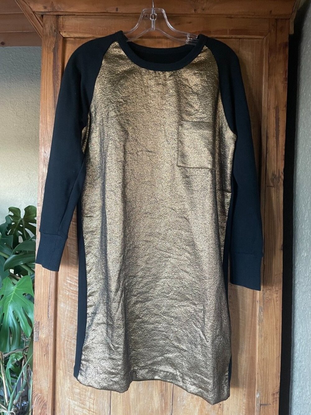 MIX MEDIA LONG SWEATSHIRT   I   SIZE SMALL